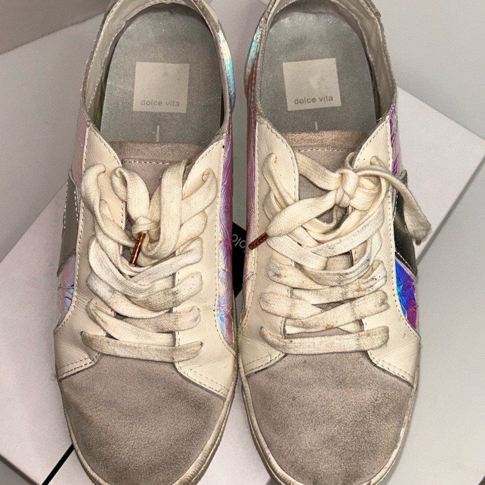 Dolce Vita Zaga Sneakers‎ Silver Iridescent Leather Women's Size 8 - Picture 2 of 6